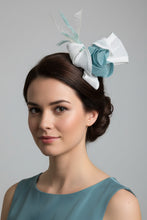 Load image into Gallery viewer, Stunning Green &amp;  White fascinator. FS029
