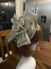 Load image into Gallery viewer, Stunning Grey Fascinator FS130
