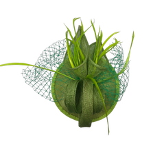 Load image into Gallery viewer, Stunning Green Fascinator        (FS136)
