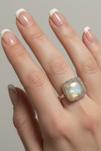 Load image into Gallery viewer, Moonstone sterling silver ring size 8   (AC111)
