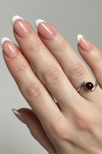 Load image into Gallery viewer, Garnet Sterling silver ring sizes 8   (AD330)
