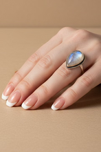 Load image into Gallery viewer, Moonstone sterling silver ring size 6   (AC29)
