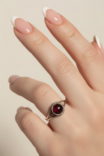 Load image into Gallery viewer, Garnet Sterling silver ring size   8   (DC130)
