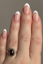 Load image into Gallery viewer, Garnet Sterling silver ring size 7   (DC287)
