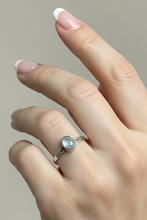 Load image into Gallery viewer, Aquamarine Sterling silver ring size 13   (BR16a)
