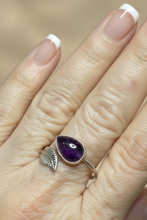Load image into Gallery viewer, Amethyst sterling silver ring size 9 (DC42)
