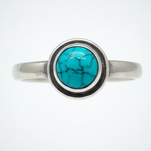 Load image into Gallery viewer, Turquoise sterling silver ring size 6   (AR2)
