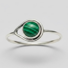 Load image into Gallery viewer, Malachite sterling silver ring  13, 14   (AR101)

