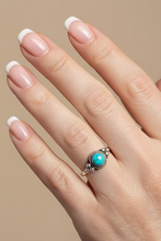 Load image into Gallery viewer, Turquoise Sterling silver ring size 7   (DC146)
