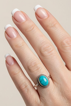 Load image into Gallery viewer, Turquoise Sterling silver ring 7 1/2    (DC288)
