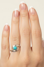Load image into Gallery viewer, Turquoise Sterling silver ring size 8   (DC257)
