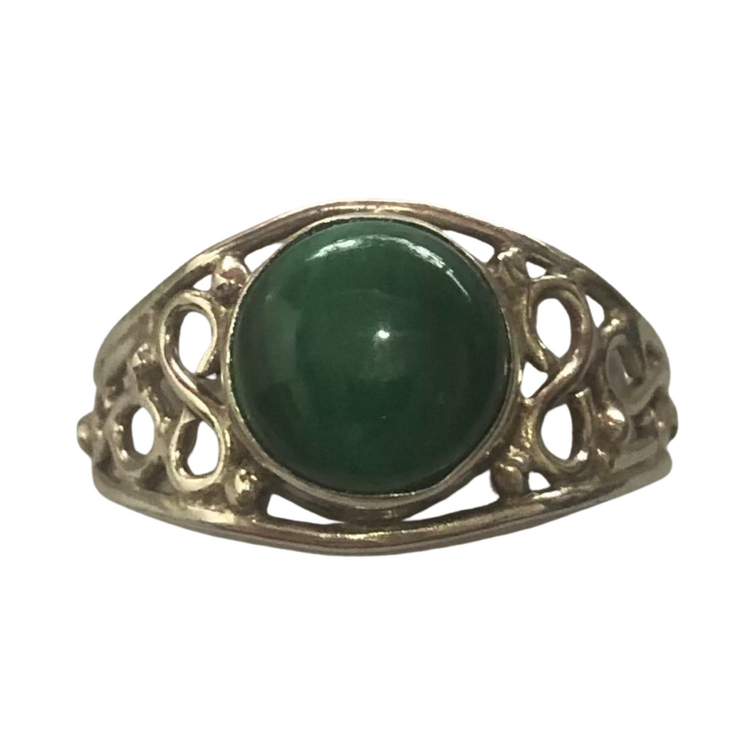 Malachite ring sterling silver ring size 7  (AR98)