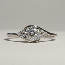 Load image into Gallery viewer, Sterling silver CZ ring.  Sizes 4, 7, 8, 9, 10. SD01
