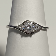 Load image into Gallery viewer, Sterling silver CZ ring.  Sizes 4, 7, 8, 9, 10. SD01
