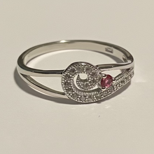 Load image into Gallery viewer, Sterling silver CZ Spiral ring.  Sizes 5, 6, 7, 8, 9, 10. SD04
