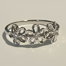 Load image into Gallery viewer, Sterling silver CZ Flowers ring.  Sizes 4, 5, 6, 9, 10, 12. SD07
