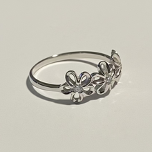 Load image into Gallery viewer, Sterling silver CZ Flowers ring.  Sizes 4, 5, 6, 9, 10, 12. SD07

