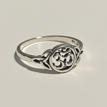 Load image into Gallery viewer, Sterling silver OM ring.  Sizes 5, 6, 7, 8, 9. SD12
