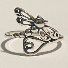 Load image into Gallery viewer, Sterling silver Dragonfly ring.  Sizes 5, 7, 8, 10. SD19
