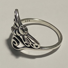 Load image into Gallery viewer, Sterling silver Dragonfly ring.  Sizes 5, 7, 8, 10. SD19

