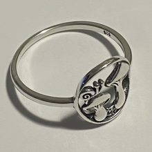 Load image into Gallery viewer, Sterling silver Mushrooms ring.  Sizes 4, 5, 6, 9, 10. SD20
