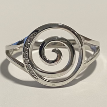 Load image into Gallery viewer, Sterling silver CZ Swirl ring.  Sizes 5, 6, 7, 8, 9. SD29
