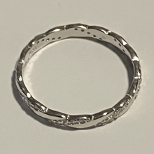 Load image into Gallery viewer, Sterling silver CZ spiral band ring.  Sizes 4, 7, 8. SD26
