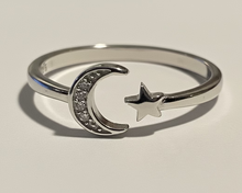 Load image into Gallery viewer, Sterling silver CZ Moon ring.  Sizes 4, 11, 12. SD30
