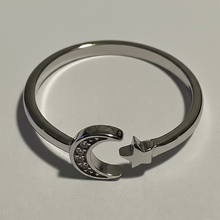 Load image into Gallery viewer, Sterling silver CZ Moon ring.  Sizes 4, 11, 12. SD30
