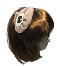 Load image into Gallery viewer, Stunning Beige Fascinator       (FS122)
