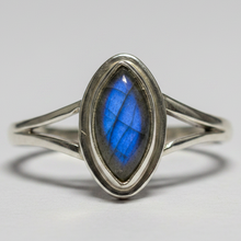 Load image into Gallery viewer, Labradorite Sterling Silver ring size 4, 5, 6, 7, 8, 9, 11, 12, 13   BR038
