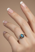 Load image into Gallery viewer, Labradorite Sterling silver ring size 14    (ER34g)

