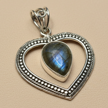 Load image into Gallery viewer, Labradorite sterling silver pendant PN35
