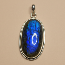 Load image into Gallery viewer, Labradorite sterling silver pendant PN49
