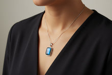 Load image into Gallery viewer, Labradorite sterling silver pendant PN74
