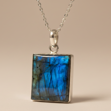 Load image into Gallery viewer, Labradorite sterling silver pendant PN96
