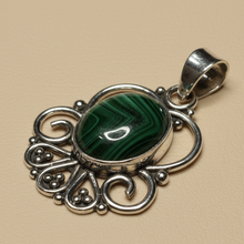 Load image into Gallery viewer, Malachite sterling silver pendant PN36
