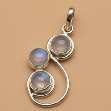 Load image into Gallery viewer, Moonstone sterling silver pendant PN33
