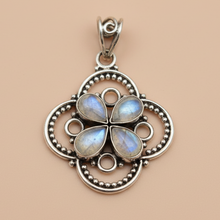 Load image into Gallery viewer, Moonstone sterling silver pendant PN40
