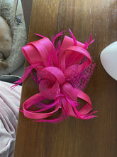 Load image into Gallery viewer, Stunning Pink Fascinator FS148
