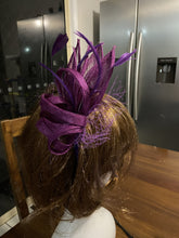 Load image into Gallery viewer, Stunning Purple Fascinator FS122
