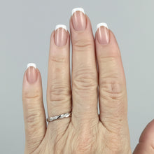 Load image into Gallery viewer, Sterling silver CZ spiral band ring.  Sizes 4, 7, 8. SD26
