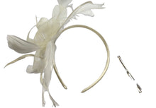 Load image into Gallery viewer, Stunning Cream Fascinator         (FS051)
