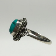 Load image into Gallery viewer, Turquoise Sterling silver ring size 7  (DC271)
