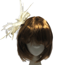 Load image into Gallery viewer, Stunning Cream Fascinator         (FS051)
