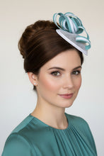 Load image into Gallery viewer, Stunning White &amp; Green Fascinator FS215
