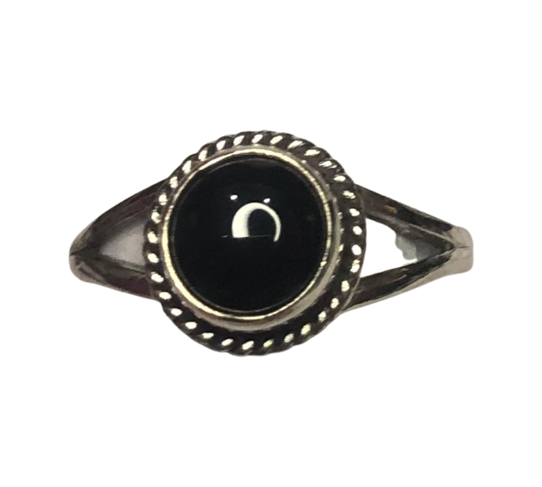 Black Onyx  sterling silver ring size 7  (DC134)