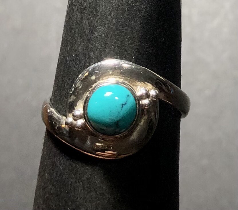 Turquoise Sterling silver ring size 6    (DC261)