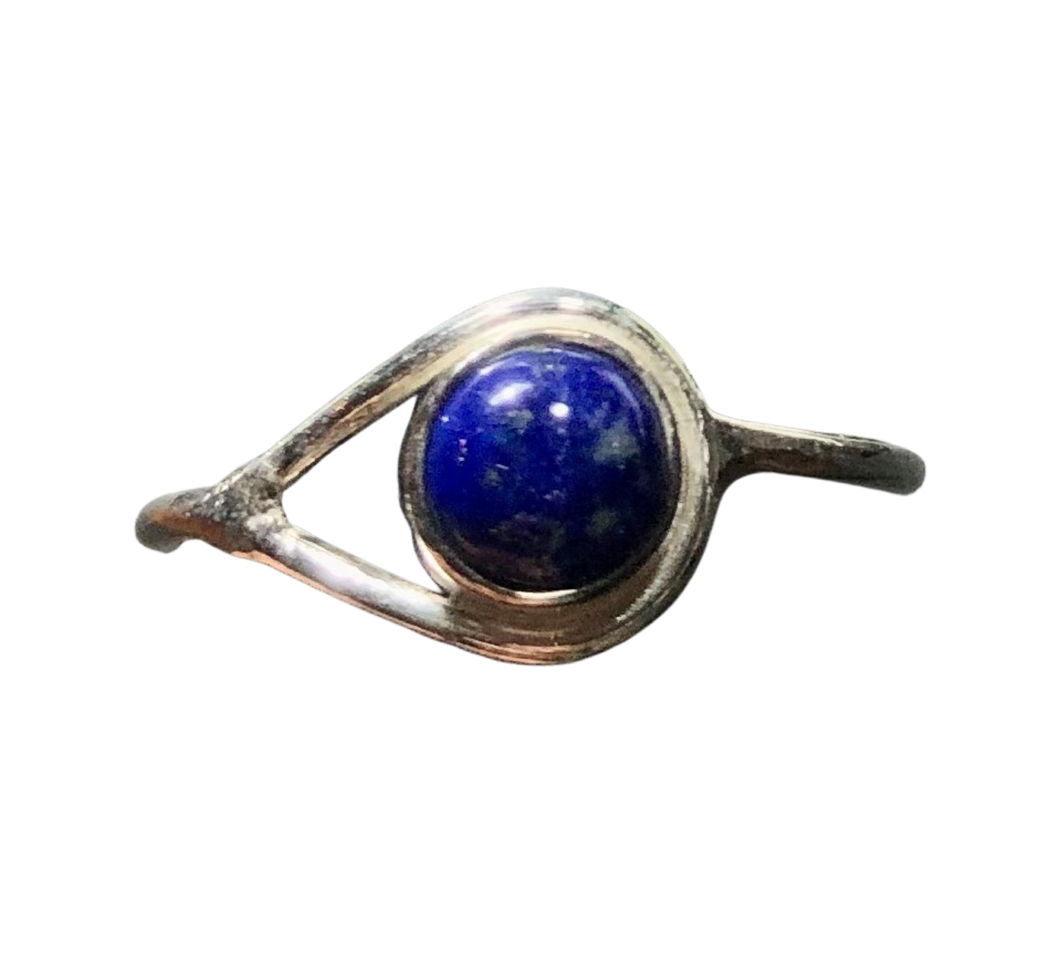 Lapis Lazuli Sterling silver ring sizes  6 1/2    (DC159)