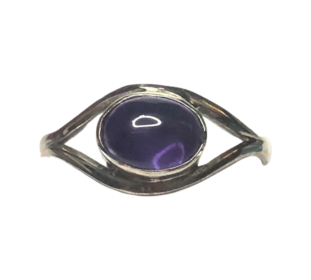 Amethyst Sterling Silver ring size 9  (DC449)